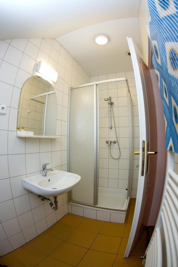 Gilde Panzio Bed & Breakfast Pilisvörösvár Екстериор снимка